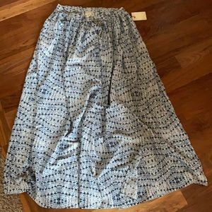 New Billabong with tags blue burst tye dye pattern. Size Large.